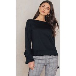 Swetry klasyczne damskie: Rut&Circle Sweter z falbaną Andrea – Black