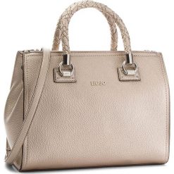 Torebka LIU JO - M Satchel Zip Manhat A68093 E0011 Gold 00529. Żółte torebki klasyczne damskie Liu Jo, ze skóry ekologicznej. Za 739,00 zł.