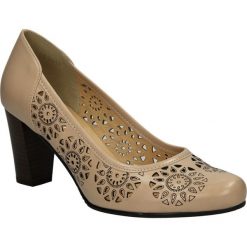 CZÓŁENKA GINA PUCCI 1022. Brązowe czółenka damskie marki Gina Pucci, bez wzorów, bez obcasa. Za 119,99 zł.