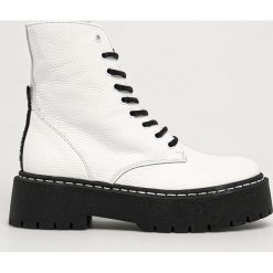 Steve Madden - Workery skórzane. Czarne workery damskie Steve Madden, ze skóry, z okrągłym noskiem, bez obcasa, na obcasie, na zamek. Za 669,90 zł.
