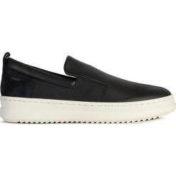 Geox - Tenisówki. Białe trampki i tenisówki damskie Geox, bez wzorów, ze skóry, bez zapięcia. Za 479,90 zł.