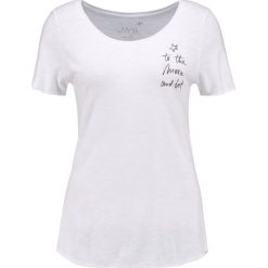 T-shirty damskie: Juvia TO THE MOON AND BACK Tshirt z nadrukiem white