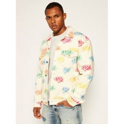 Kurtka jeansowa Guess J BALVIN Logo M0FN18 R2KR0. Brązowe kurtki męskie Guess, m, z aplikacjami, z jeansu, bez kaptura. W wyprzedaży za 419,00 zł.