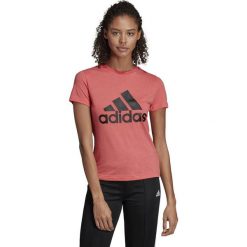 DAMSKA KOSZULKA ADIDAS MUST HAVES BADGE OF SPORT (S). Bluzki sportowe damskie Adidas, s, bez wzorów, z bawełny, bez kołnierzyka, bez rękawów, bez kaptura. W wyprzedaży za 69,99 zł.