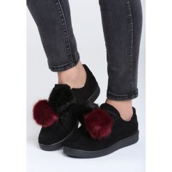 Czarne Buty Sportowe Innovative. Czarne buty sportowe damskie marki DOMYOS, z bawełny. Za 49,99 zł.