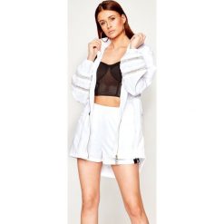 Parka Liu Jo Sport TA0037 T5895. Czarne parki damskie Liu Jo Sport, s, bez wzorów, z poliesteru, bez kaptura. Za 799,00 zł.
