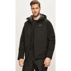 Jack Wolfskin - Kurtka. Niebieskie płaszcze męskie Jack Wolfskin, s, bez wzorów, z poliesteru, krótkie, z kapturem. W wyprzedaży za 739,90 zł.
