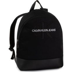 Plecak Calvin Klein Jeans Ckj Monogram Nylon Cp Bp 35 K60K606287. Czarne plecaki damskie Calvin Klein Jeans, bez wzorów, z jeansu. W wyprzedaży za 279,00 zł.