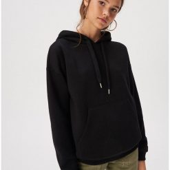 Bluza z kieszeniami - Czarny. Czarne bluzy damskie Sinsay, s, bez wzorów, bez rękawów, bez kaptura. Za 39,99 zł.