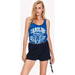 T-SHIRT DAMSKI Z NADRUKIEM. Szare t-shirty damskie Top Secret, z nadrukiem. Za 14,99 zł.