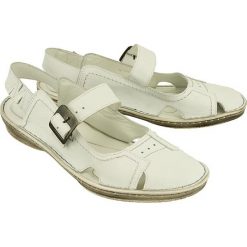 SCHWARTZ 235 biały, sandały damskie. Białe sandały damskie Schwartz, bez wzorów, ze skóry, bez obcasa, bez zapięcia. W wyprzedaży za 159,90 zł.