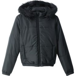 Kurtka pikowana z kapturem bonprix czarny. Czarne kurtki dziewczęce bonprix, bez wzorów, z kapturem. Za 79,99 zł.