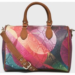 Desigual - Torebka. Pomarańczowe torebki klasyczne damskie marki Desigual, w paski, z poliesteru, na ramię, średnie. W wyprzedaży za 279,90 zł.