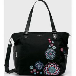 Desigual - Torebka. Czarne torebki klasyczne damskie Desigual, w paski, z bawełny, casualowe, na ramię, duże, z haftem. Za 299,90 zł.