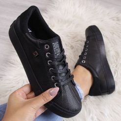 Trampki niskie czarne Big Star BB274032 - czarny. Czarne trampki i tenisówki damskie BIG STAR, bez wzorów, bez zapięcia. Za 99,99 zł.