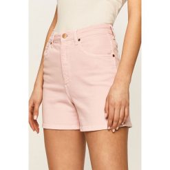 Wrangler - Szorty jeansowe. Różowe szorty damskie Wrangler, s, bez wzorów, z elastanu, casualowe, z podwyższonym stanem. W wyprzedaży za 179,90 zł.
