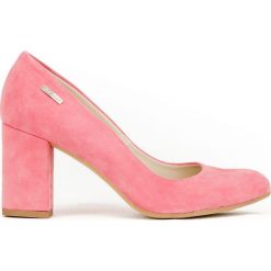 Czółenka - skóra naturalna - model 042 - kolor rose nubuk. Czerwone czółenka damskie Zapato, w kolorowe wzory, z jeansu, z okrągłym noskiem. W wyprzedaży za 224,25 zł.