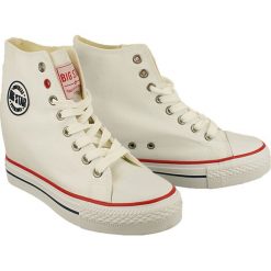 BIG STAR U274904 biały, trampki sneakersy damskie. Białe koturny damskie BIG STAR, bez obcasa, na koturnie, na sznurówki. W wyprzedaży za 98,90 zł.