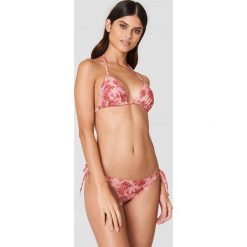 NA-KD Swimwear Dół bikini Triangle - Pink,Multicolor. Różowe bikini NA-KD Swimwear, w paski. Za 19,95 zł.