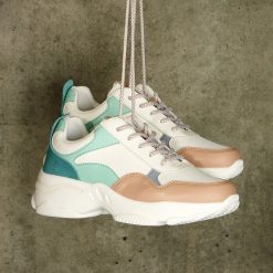 Sneakersy z łączonych materiałów - Wielobarwny. Sneakersy damskie Mohito, z materiału. Za 159,99 zł.