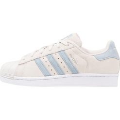 Adidas Originals SUPERSTAR Tenisówki i Trampki pearl grey/tactile blue. Zielone tenisówki męskie marki adidas Originals, z materiału. W wyprzedaży za 303,20 zł.