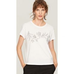 T-shirt z nadrukiem - Biały. Białe t-shirty damskie marki Reserved, l, z nadrukiem. Za 39,99 zł.