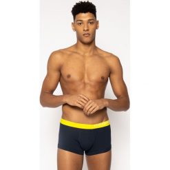 Komplet 3 par bokserek Emporio Armani Underwear 111357 CS713 64135. Niebieskie bokserki męskie Emporio Armani Underwear, bez wzorów, z elastanu. W wyprzedaży za 149,00 zł.