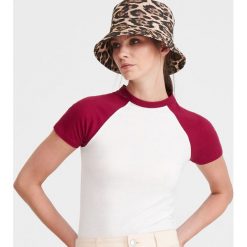 T-shirt z raglanowymi rękawami - Bordowy. Czerwone t-shirty damskie Reserved, xl, bez wzorów, bez kołnierzyka. W wyprzedaży za 14,99 zł.
