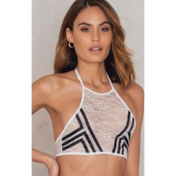 Biustonosze bardotka: Glamorous Biustonosz z płytkim dekoltem - White