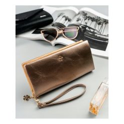 Duży portfel damski złoty Milano Design - złoty. Żółte portfele damskie MILANO DESIGN, bez wzorów, ze skóry. Za 34,99 zł.