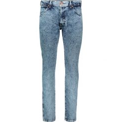 Dżinsy "Larston" - Slim fit - w kolorze błękitnym. Niebieskie jeansy męskie Wrangler, m, w paski, klasyczne. W wyprzedaży za 175,95 zł.