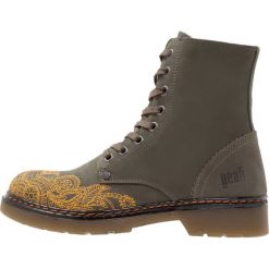 Botki damskie lity: Bullboxer Botki na platformie grey