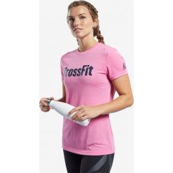 Reebok CrossFit® Read Koszulka Różowy. Różowe topy damskie Reebok, xs, z nadrukiem, z poliesteru, bez kołnierzyka, z krótkim rękawem, krótkie, bez kaptura. Za 111,95 zł.
