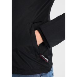 Superdry TECH HOOD POP ZIP WINDCHEATER Kurtka wiosenna black/raspberry. Czarne kurtki damskie Superdry, s, bez wzorów, z nylonu. Za 419,00 zł.
