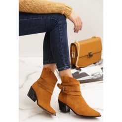 Camelowe Kowbojki Riverview. Brązowe botki damskie Renee, na wiosnę, za kostkę, na niskim obcasie, na obcasie, z paskami. Za 119,99 zł.