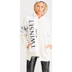 KARDIGAN TWINSET. Białe swetry damskie Twinset, xs, z nadrukiem, z bawełny. Za 549,50 zł.