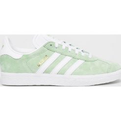 Adidas Originals - Buty Gazelle. Zielone buty sportowe damskie adidas Originals, bez wzorów, ze skóry, sportowe. W wyprzedaży za 349,90 zł.