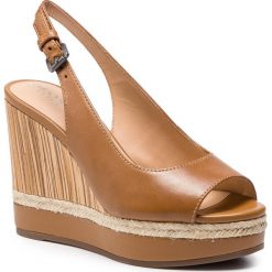 Espadryle GEOX - D Yulimar A D92CFA 00043 C2021 Curry. Pomarańczowe espadryle damskie Geox, bez wzorów, ze skóry, bez obcasa, na obcasie. W wyprzedaży za 379,00 zł.