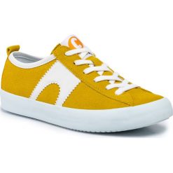 Sneakersy CAMPER - Imar Copa K200929-003 Yellow. Żółte półbuty damskie Camper, na co dzień, bez wzorów, z zamszu, bez obcasa, na płaskiej podeszwie, bez zapięcia. W wyprzedaży za 239,00 zł.