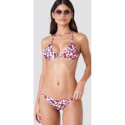 J&K Swim X NA-KD Dół bikini z cienkimi paskami - Pink. Różowe bikini J&K Swim x NA-KD, w paski. W wyprzedaży za 26,48 zł.