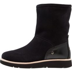 Panama Jack STEFFANY Botki na platformie black. Czarne buty zimowe damskie Panama Jack, z materiału, na platformie. W wyprzedaży za 449,40 zł.