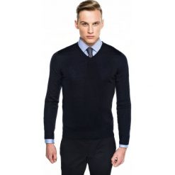 Sweter valero w serek granatowy. Niebieskie swetry męskie marki Recman, m, bez wzorów, z dekoltem w serek, bez kaptura. Za 99,99 zł.