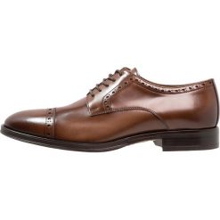 KIOMI Eleganckie buty cognac. Brązowe buty wizytowe męskie KIOMI, z materiału, na sznurówki. Za 419,00 zł.