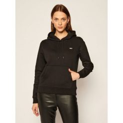 Bluza Tommy Jeans Fleece Hoodie DW0DW09228. Czarne bluzy damskie Tommy Jeans, xxl, bez wzorów, z jeansu, bez rękawów, bez kaptura. Za 359,00 zł.