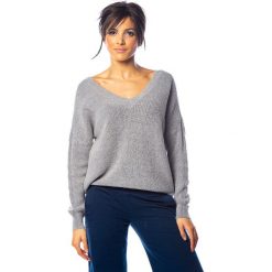 Sweter "Queen" w kolorze szarym. Szare swetry damskie So Cachemire, l, bez wzorów, z kaszmiru, bez rękawów, bez kaptura. W wyprzedaży za 175,95 zł.