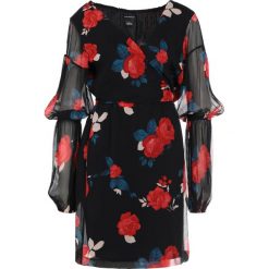 Club Monaco JOWDIE DRESS Sukienka letnia soot black. Czarne sukienki damskie marki Club Monaco, na lato, bez wzorów, z jedwabiu, bez kołnierzyka, bez rękawów. W wyprzedaży za 869,25 zł.