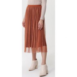 Camelowa Spódnica Lytton. Brązowe spódniczki damskie Born2be, s, bez wzorów, z weluru, eleganckie, midi, rozkloszowane. Za 99,99 zł.