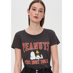 Koszulka z nadrukiem Snoopy - Szary. Szare koszulki damskie House, s, z nadrukiem. Za 39,99 zł.