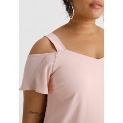 Bluzki asymetryczne: Evans EXCLUSIVE BLUSH COLD SHOULDER Bluzka blush