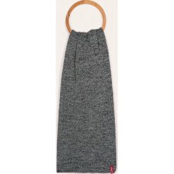 Levi's - Szalik. Czarne szaliki damskie Levi's®, bez wzorów, z dzianiny. W wyprzedaży za 99,90 zł.